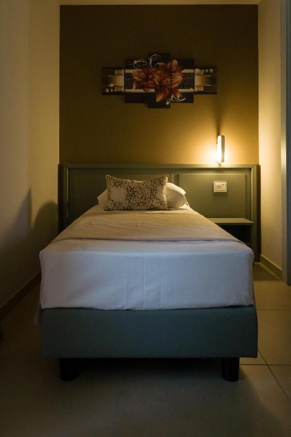 Rosy'S Rooms Patrica Exterior foto